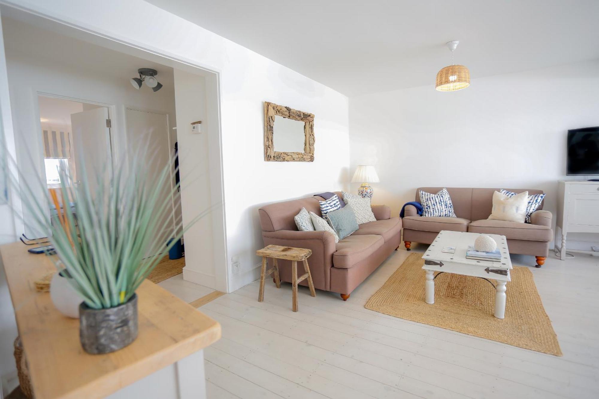 Hightide - Bracklesham Bay Apartment Чичестър Екстериор снимка