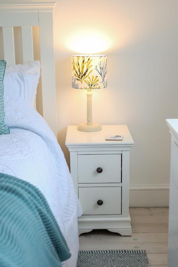 Hightide - Bracklesham Bay Apartment Чичестър Екстериор снимка