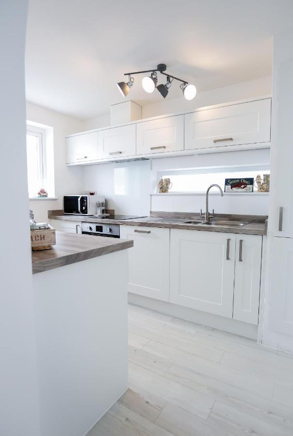 Hightide - Bracklesham Bay Apartment Чичестър Екстериор снимка