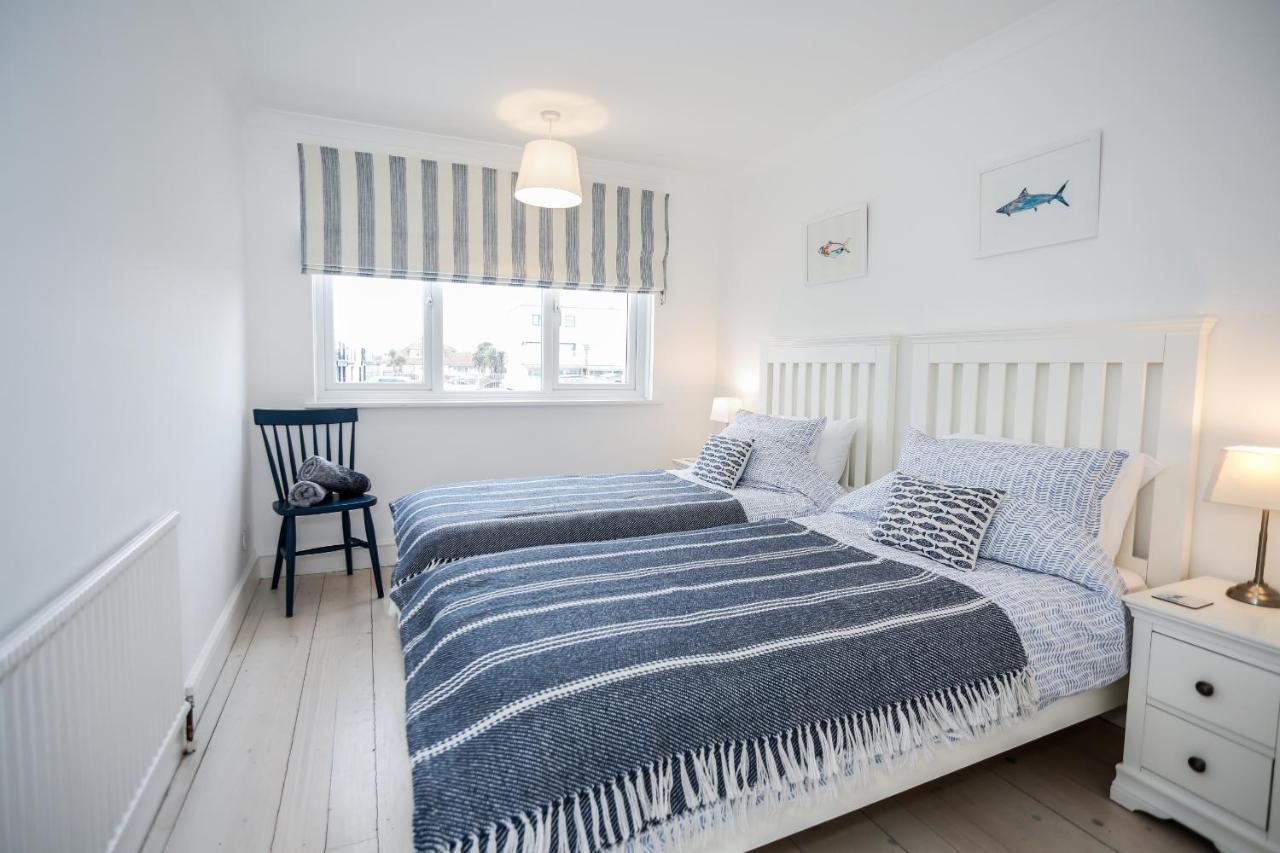 Hightide - Bracklesham Bay Apartment Чичестър Екстериор снимка