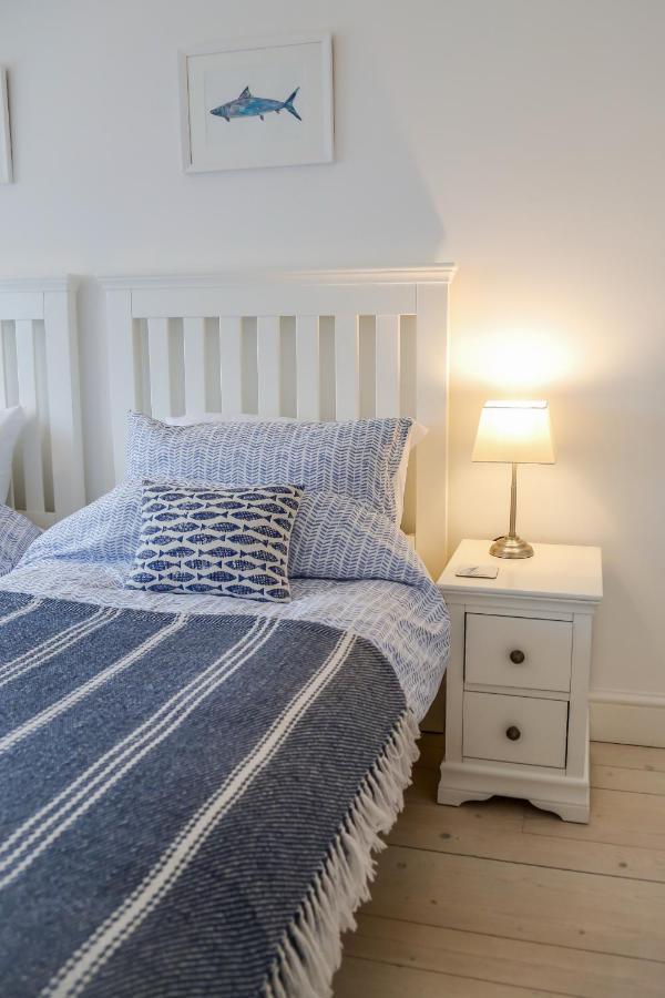 Hightide - Bracklesham Bay Apartment Чичестър Екстериор снимка