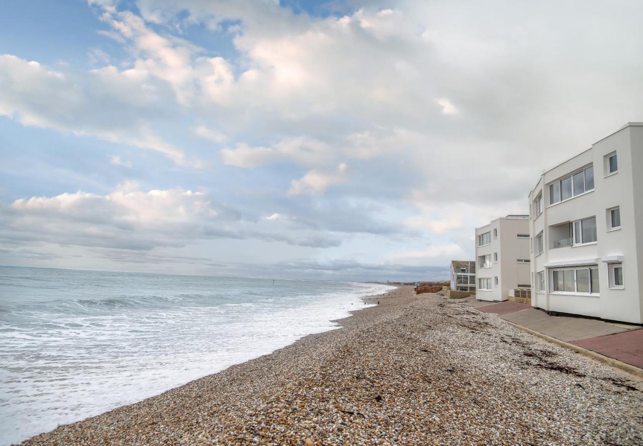 Hightide - Bracklesham Bay Apartment Чичестър Екстериор снимка