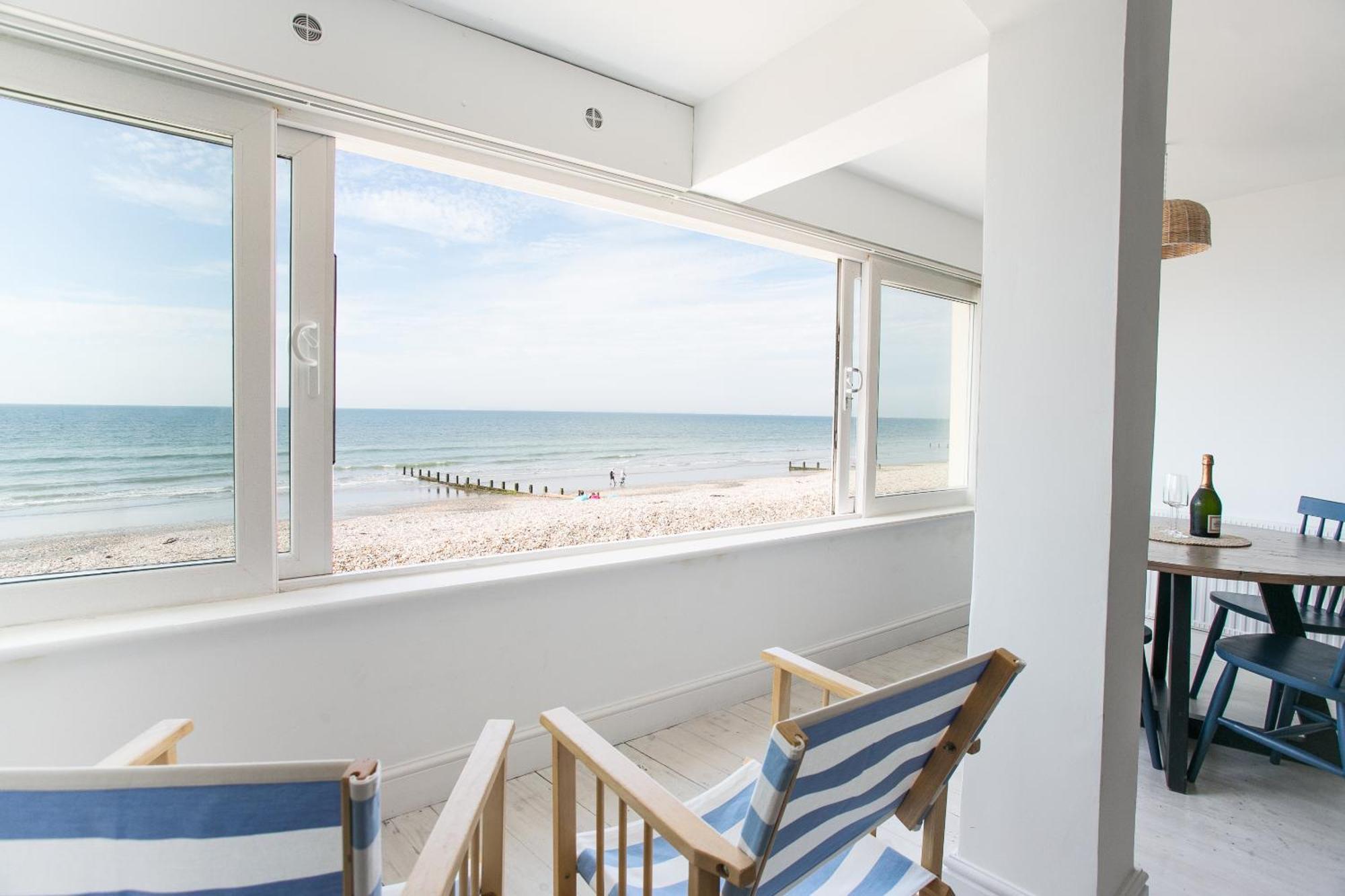 Hightide - Bracklesham Bay Apartment Чичестър Екстериор снимка