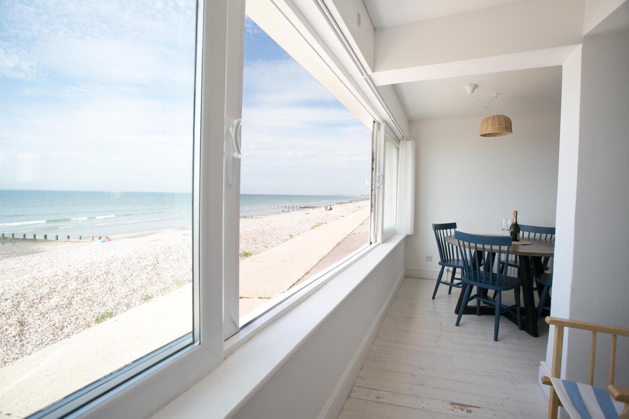 Hightide - Bracklesham Bay Apartment Чичестър Екстериор снимка